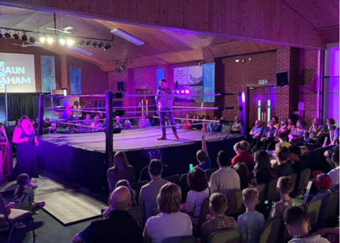 «Kingdom Wrestling» führt Veranstaltungen in Kirchen durch