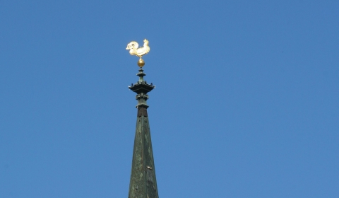 Hahn auf dem Kirchturm