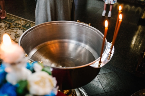 Taufbecken einer orthodoxen Kirche