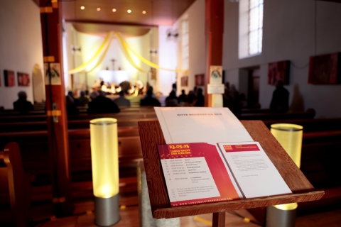Veranstaltung der Langen Nach der Kirchen
