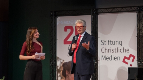 Prof. Dr. Friedhelm Loh im Interview mit Moderatorin Kira Geiss