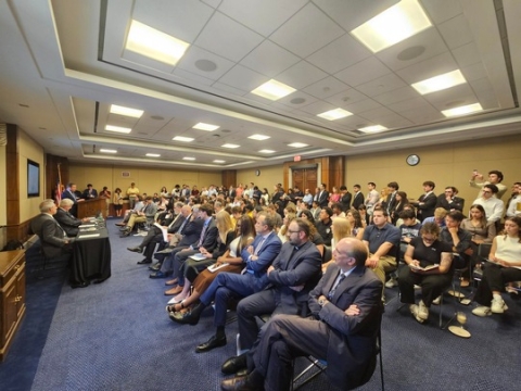 Die Ausführungen von zwei Nationalräten zur Schweizer Friedensinitiative für Bergkarabach stossen in Washington, D.C. auf grosses Interesse.