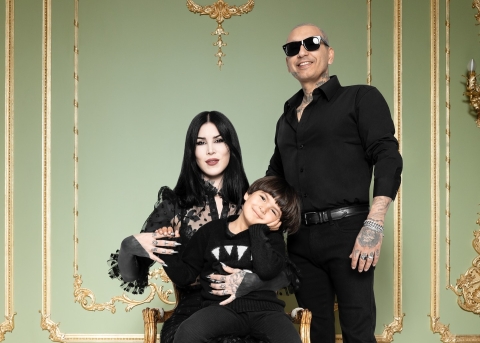 Kat Von D mit ihrem Mann und Sohn