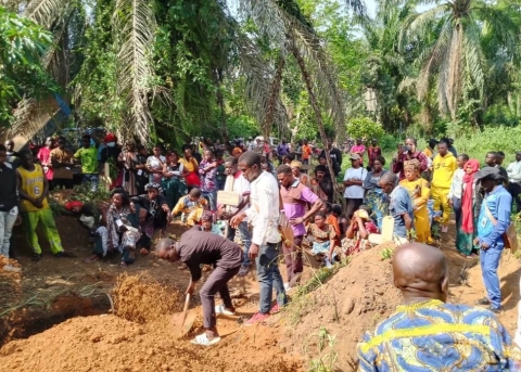 Beerdigung nach Angriff auf Christen in DR Kongo