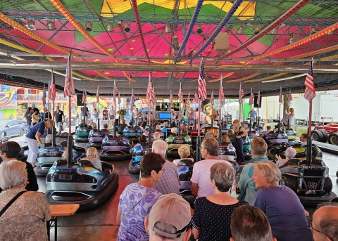 Autoscooter beim Chilbigottesdienst in Wetzikon