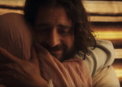 Screenshot aus The Chosen: Jesus vergibt Maria Magdalena