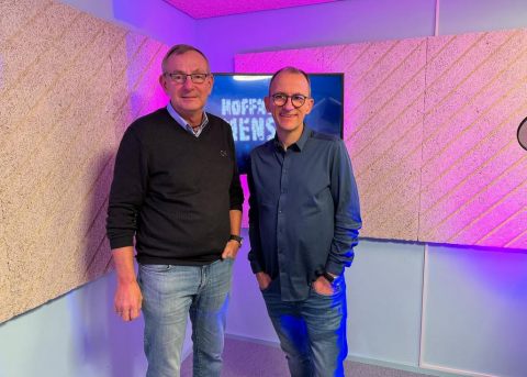 Bernd Siggelkow (links) mit Steffen Kern beim Podcast «Hoffnungsmensch»