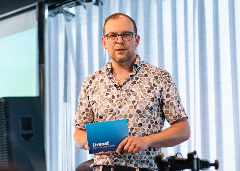Chefredaktor Florian Wüthrich am 25-jährigen Jubiläum von Livenet