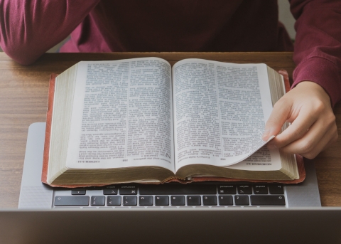 Ehre sei Gott auch am Arbeitsplatz (Symbolbild)