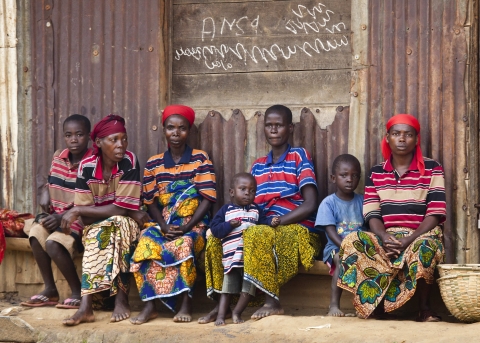 Frauen und Mädchen sind besonders leichte Ziele religiöser Verfolgung