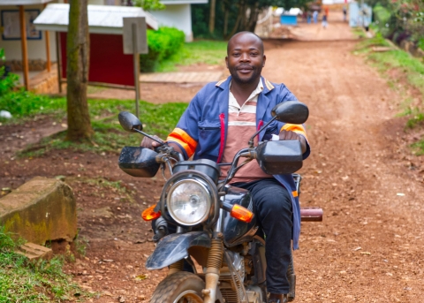 Mit dem Motorrad können jetzt auch unerreichte Dörfer besucht werden (Symbolbild)