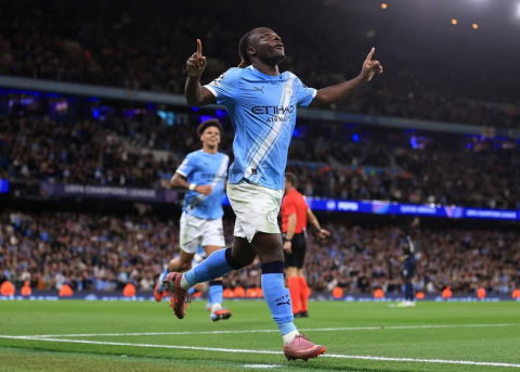 Jérémy Doku teilt seinen Glauben auf dem Spielfeld und in seinen sozialen Medien