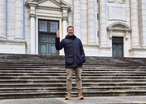 André Grünenwald - Auf der Treppe der St.Ursen Kathedrale thront bald Herodes