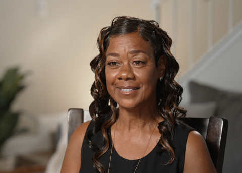 Sheri Palmer liess ihre Sucht los und hält sich heute an Jesus fest