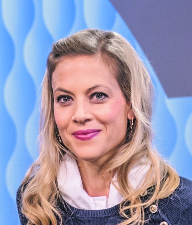 Moderatorin Aline Baumann 